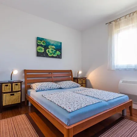 Adriano 2br With Terrace * Zadar