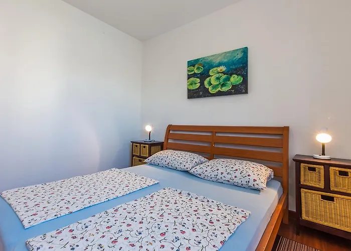 Adriano 2br With Terrace Zadar