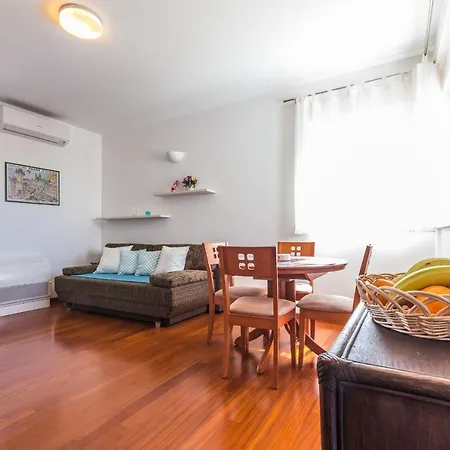 아파트 Adriano 2br With Terrace