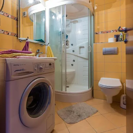 Adriano 2br With Terrace زادار