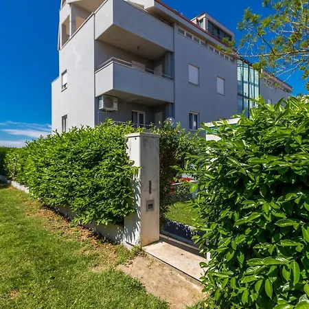 Adriano 2br With Terrace *