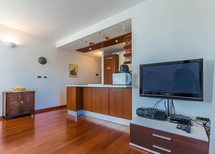 Adriano 2br With Terrace Zadar