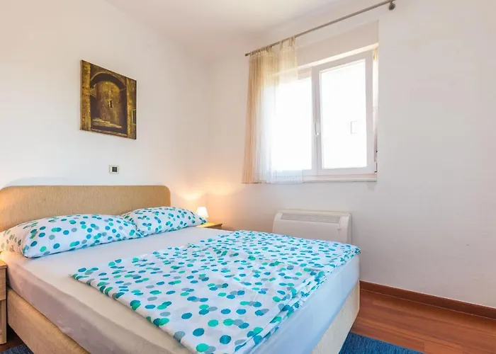 Adriano 2br With Terrace