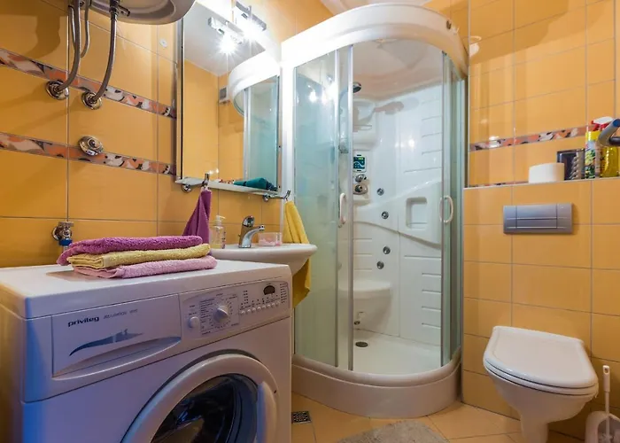 Adriano 2br With Terrace Appartement *